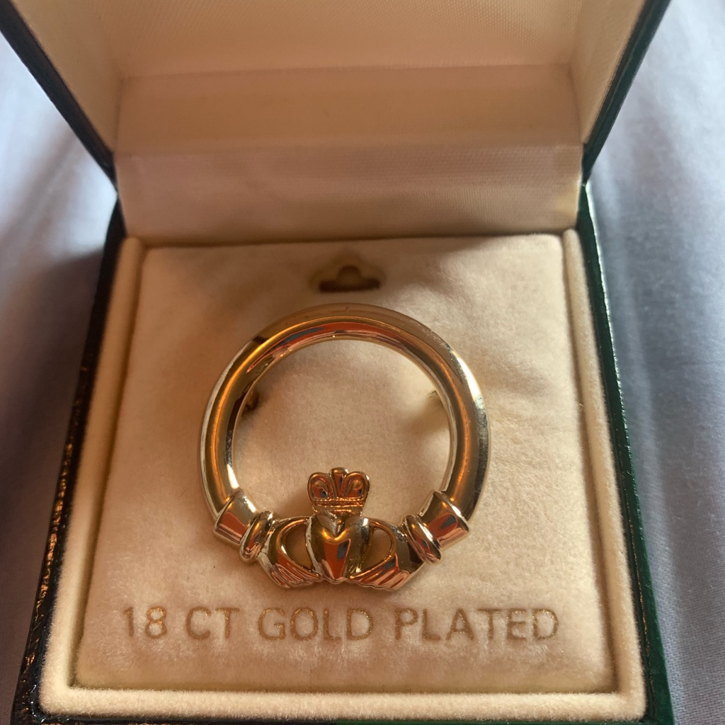 Solvar 18 Kt Gold Plated Claddagh Brooch Solvar 18 Kt Gold Plated Claddagh Brooch